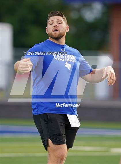 Thumbnail 3 in JV: Life Waxahachie vs Van Alstyne photogallery.