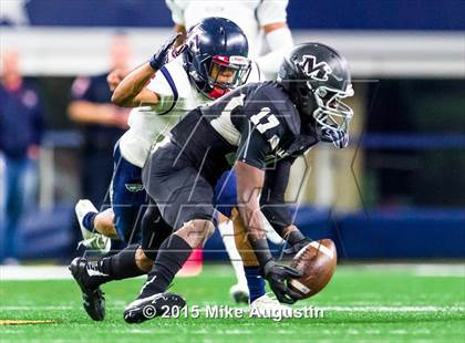 Thumbnail 3 in Martin vs. Allen (UIL 6A Regional Playoff) photogallery.