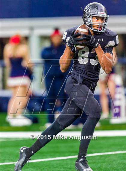 Thumbnail 2 in Martin vs. Allen (UIL 6A Regional Playoff) photogallery.