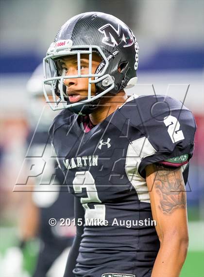 Thumbnail 2 in Martin vs. Allen (UIL 6A Regional Playoff) photogallery.