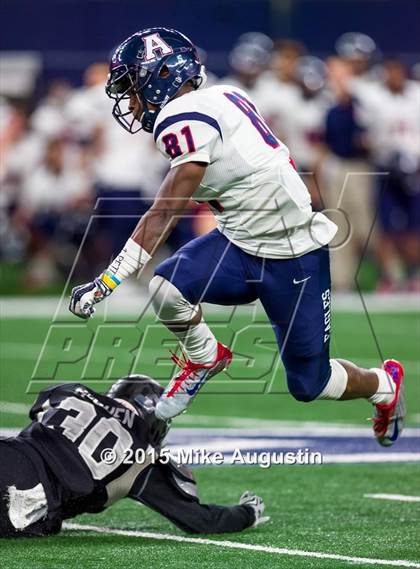 Thumbnail 3 in Martin vs. Allen (UIL 6A Regional Playoff) photogallery.