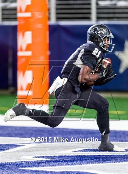 Thumbnail 2 in Martin vs. Allen (UIL 6A Regional Playoff) photogallery.