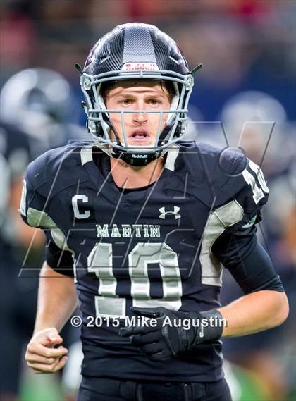 Thumbnail 1 in Martin vs. Allen (UIL 6A Regional Playoff) photogallery.