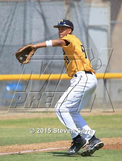Thumbnail 2 in El Camino Real vs. Bishop O'Dowd (65th Annual San Diego Lions Tournament) photogallery.