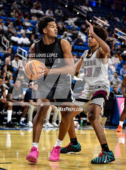 Thumbnail 1 in Sierra Canyon vs. JSerra Catholic photogallery.