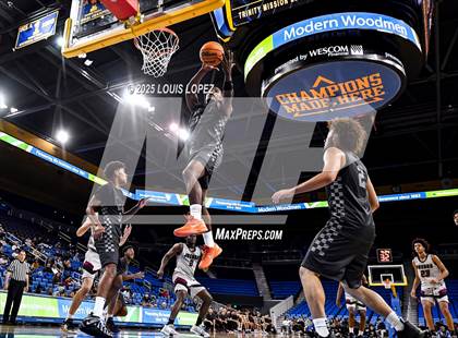 Thumbnail 2 in Sierra Canyon vs. JSerra Catholic photogallery.