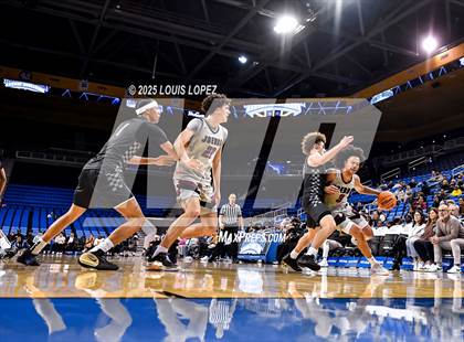 Thumbnail 2 in Sierra Canyon vs. JSerra Catholic photogallery.