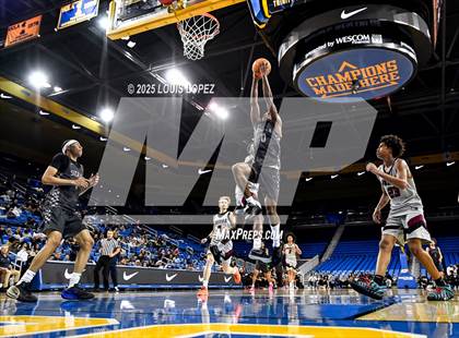 Thumbnail 3 in Sierra Canyon vs. JSerra Catholic photogallery.