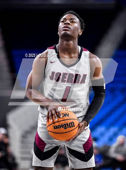 Thumbnail 2 in Sierra Canyon vs. JSerra Catholic photogallery.