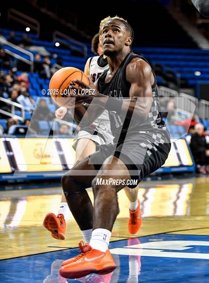 Thumbnail 2 in Sierra Canyon vs. JSerra Catholic photogallery.