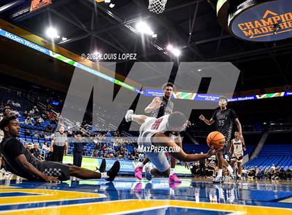 Thumbnail 2 in Sierra Canyon vs. JSerra Catholic photogallery.