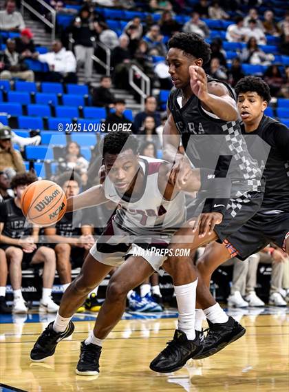 Thumbnail 3 in Sierra Canyon vs. JSerra Catholic photogallery.