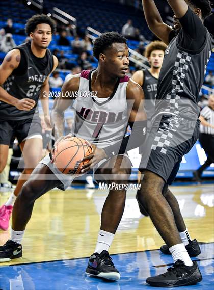 Thumbnail 2 in Sierra Canyon vs. JSerra Catholic photogallery.