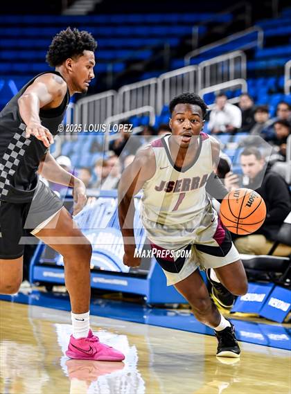 Thumbnail 2 in Sierra Canyon vs. JSerra Catholic photogallery.