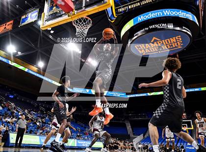 Thumbnail 3 in Sierra Canyon vs. JSerra Catholic photogallery.