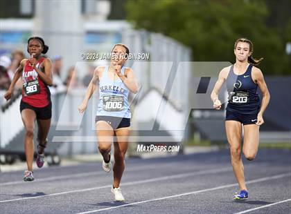 Thumbnail 1 in FHSAA 2A Finals (200 Meter) photogallery.