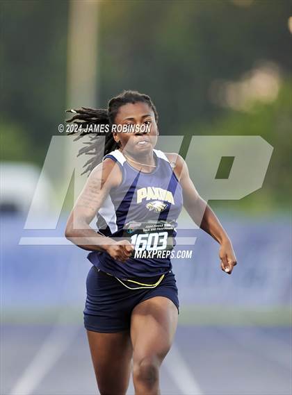 Thumbnail 1 in FHSAA 2A Finals (200 Meter) photogallery.