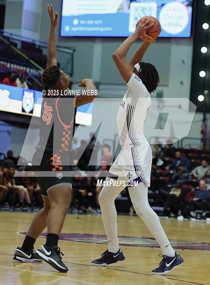 Thumbnail 3 in White Plains vs New Rochelle (Slam Dunk Showcase) photogallery.