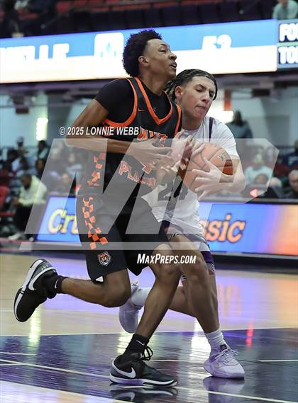 Thumbnail 2 in White Plains vs New Rochelle (Slam Dunk Showcase) photogallery.