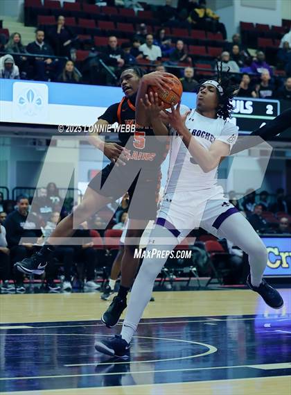 Thumbnail 1 in White Plains vs New Rochelle (Slam Dunk Showcase) photogallery.