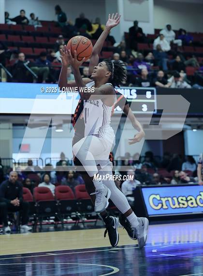 Thumbnail 3 in White Plains vs New Rochelle (Slam Dunk Showcase) photogallery.