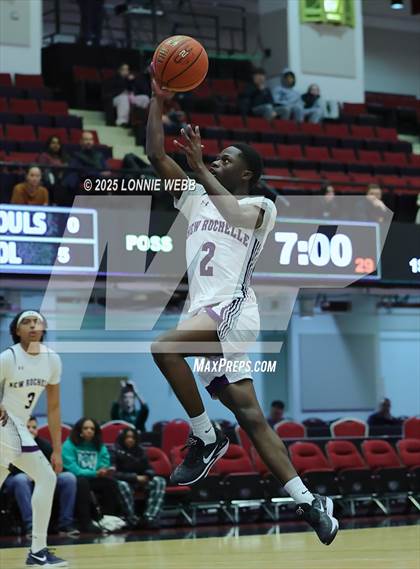 Thumbnail 2 in White Plains vs New Rochelle (Slam Dunk Showcase) photogallery.