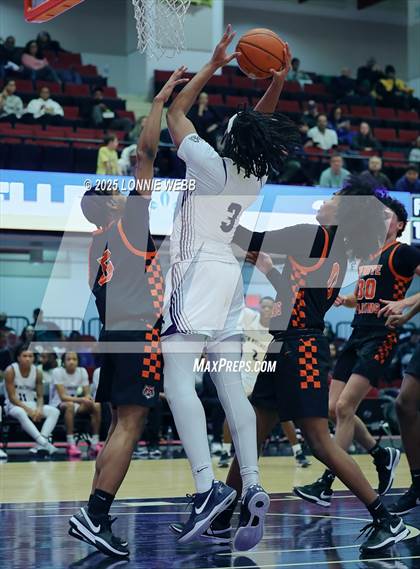 Thumbnail 3 in White Plains vs New Rochelle (Slam Dunk Showcase) photogallery.