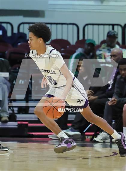 Thumbnail 3 in White Plains vs New Rochelle (Slam Dunk Showcase) photogallery.