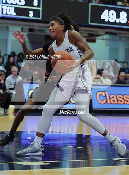 Thumbnail 1 in White Plains vs New Rochelle (Slam Dunk Showcase) photogallery.