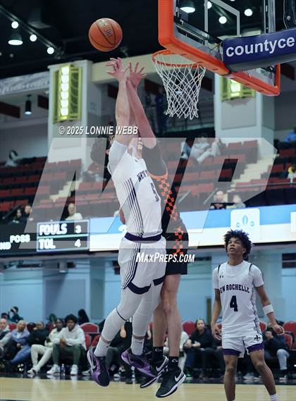 Thumbnail 3 in White Plains vs New Rochelle (Slam Dunk Showcase) photogallery.