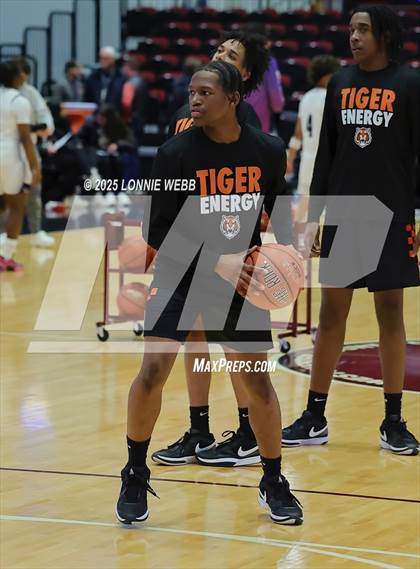 Thumbnail 1 in White Plains vs New Rochelle (Slam Dunk Showcase) photogallery.
