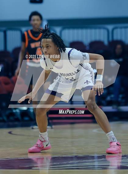 Thumbnail 3 in White Plains vs New Rochelle (Slam Dunk Showcase) photogallery.