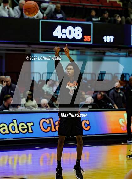 Thumbnail 3 in White Plains vs New Rochelle (Slam Dunk Showcase) photogallery.