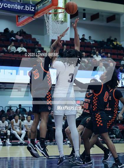 Thumbnail 2 in White Plains vs New Rochelle (Slam Dunk Showcase) photogallery.