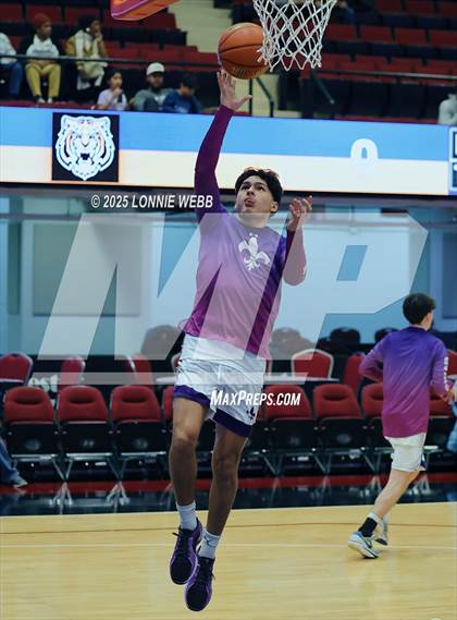 Thumbnail 2 in White Plains vs New Rochelle (Slam Dunk Showcase) photogallery.
