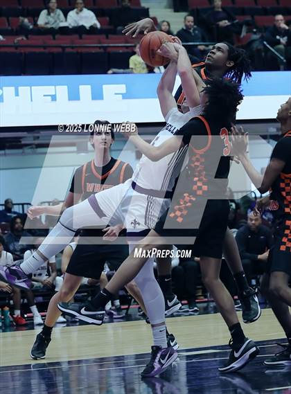 Thumbnail 2 in White Plains vs New Rochelle (Slam Dunk Showcase) photogallery.