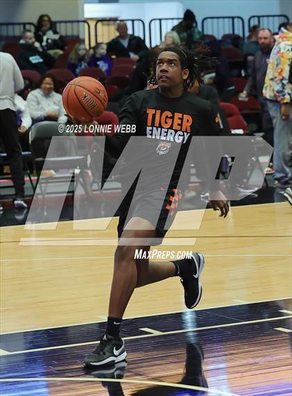 Thumbnail 2 in White Plains vs New Rochelle (Slam Dunk Showcase) photogallery.