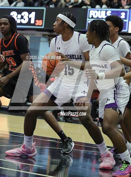 Thumbnail 2 in White Plains vs New Rochelle (Slam Dunk Showcase) photogallery.
