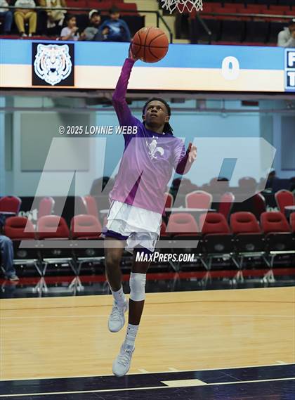 Thumbnail 3 in White Plains vs New Rochelle (Slam Dunk Showcase) photogallery.