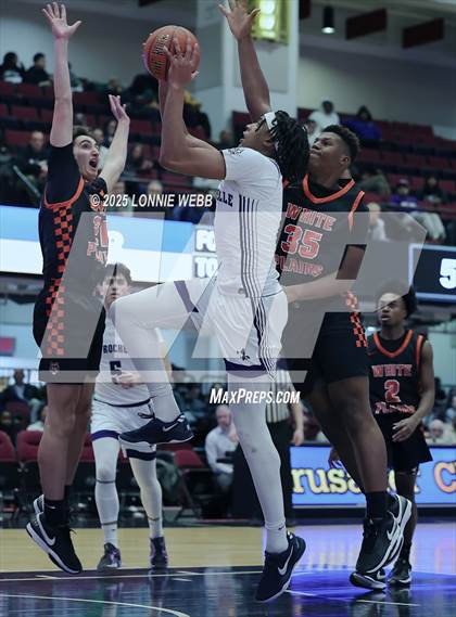 Thumbnail 3 in White Plains vs New Rochelle (Slam Dunk Showcase) photogallery.
