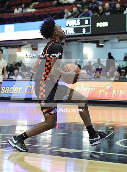 Thumbnail 2 in White Plains vs New Rochelle (Slam Dunk Showcase) photogallery.