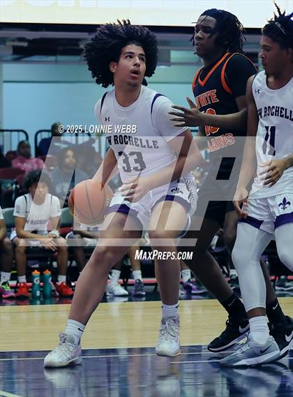 Thumbnail 2 in White Plains vs New Rochelle (Slam Dunk Showcase) photogallery.