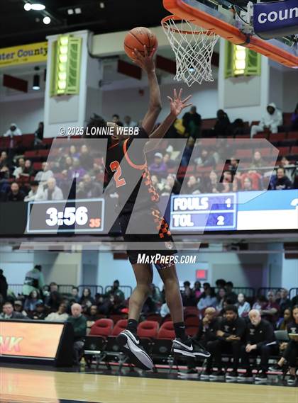 Thumbnail 2 in White Plains vs New Rochelle (Slam Dunk Showcase) photogallery.