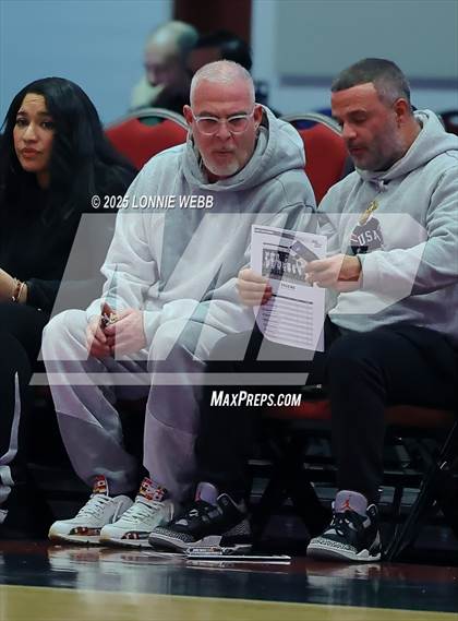 Thumbnail 2 in White Plains vs New Rochelle (Slam Dunk Showcase) photogallery.