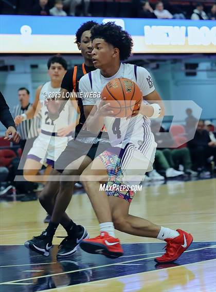 Thumbnail 1 in White Plains vs New Rochelle (Slam Dunk Showcase) photogallery.