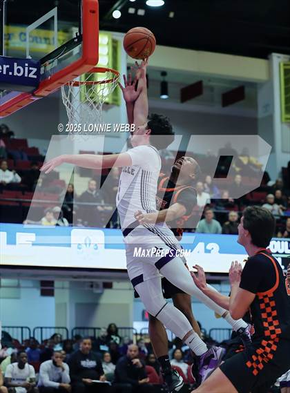 Thumbnail 1 in White Plains vs New Rochelle (Slam Dunk Showcase) photogallery.