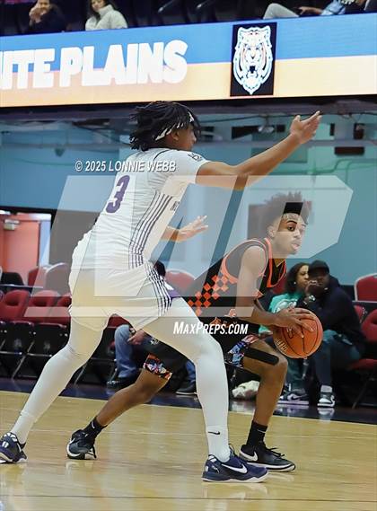 Thumbnail 2 in White Plains vs New Rochelle (Slam Dunk Showcase) photogallery.