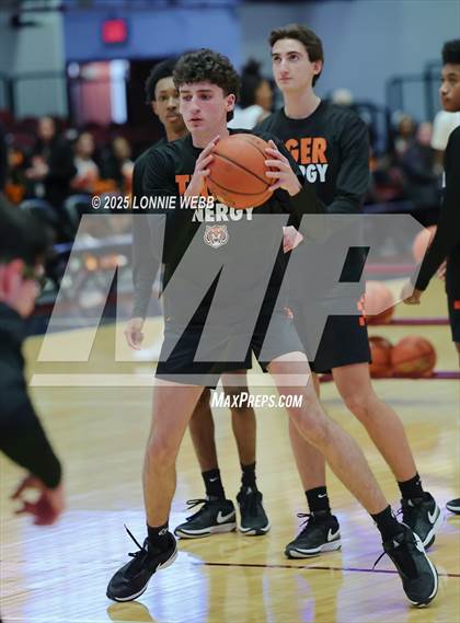 Thumbnail 2 in White Plains vs New Rochelle (Slam Dunk Showcase) photogallery.