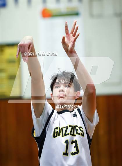 Thumbnail 3 in Rio Americano vs Golden Sierra (Kendall Arnett Tournament) photogallery.