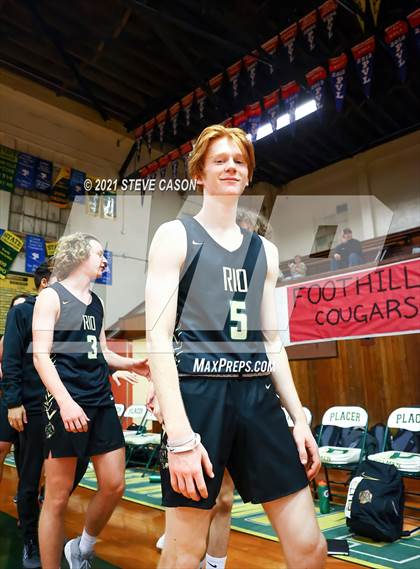 Thumbnail 3 in Rio Americano vs Golden Sierra (Kendall Arnett Tournament) photogallery.
